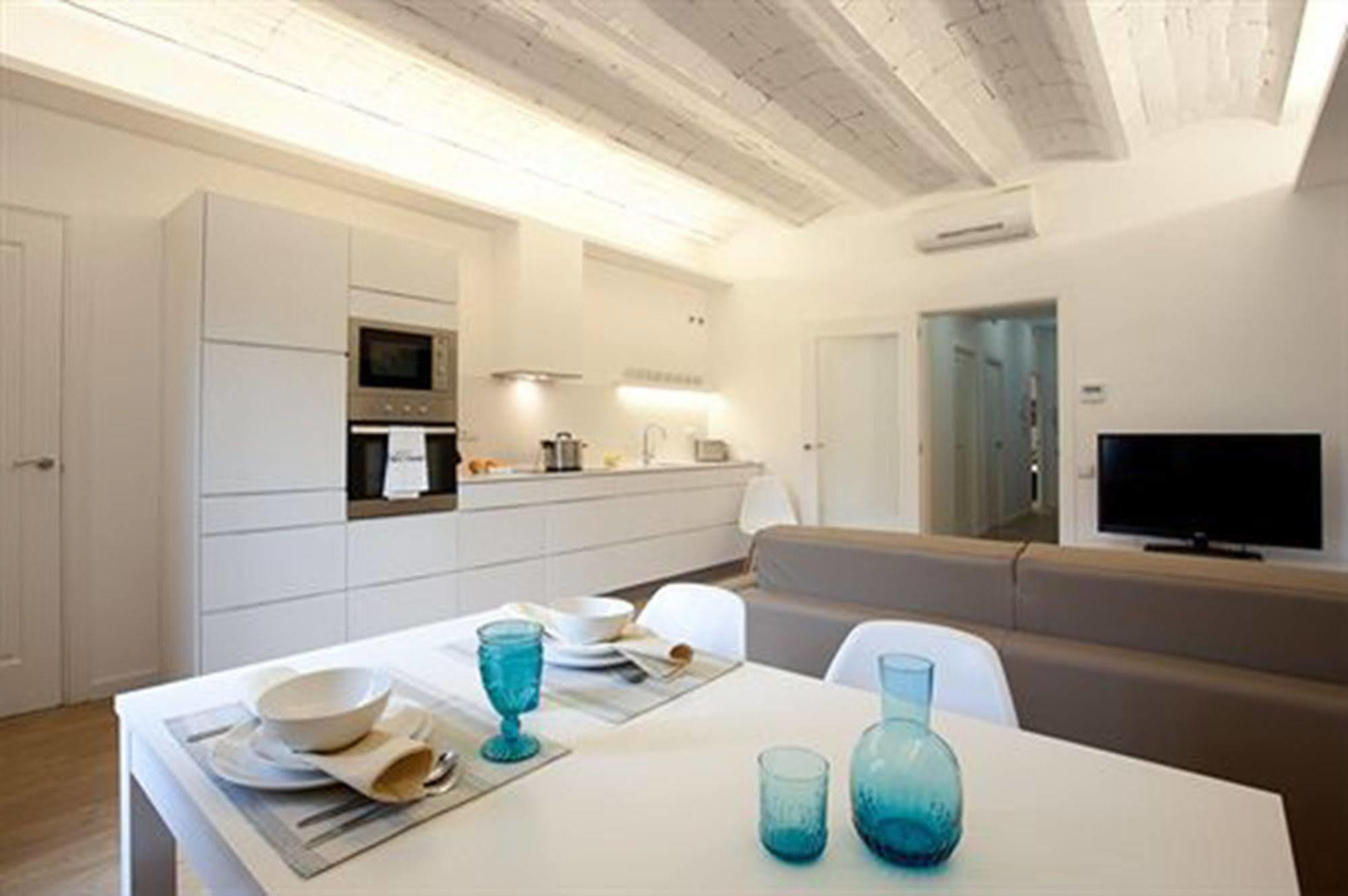 Rent Top Apartments Near Plaza De Catalunya บาร์เซโลนา ภายนอก รูปภาพ