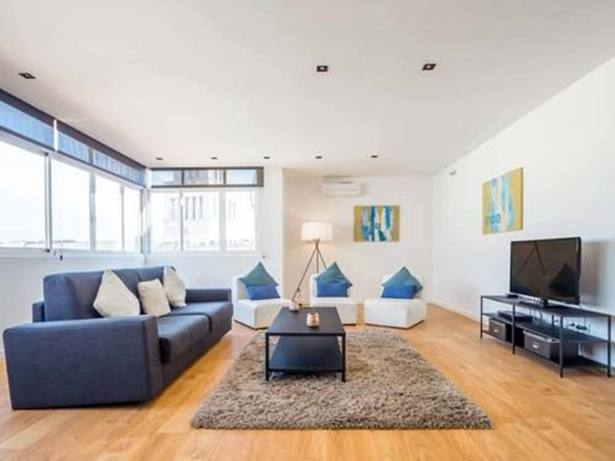 Rent Top Apartments Near Plaza De Catalunya บาร์เซโลนา ภายนอก รูปภาพ