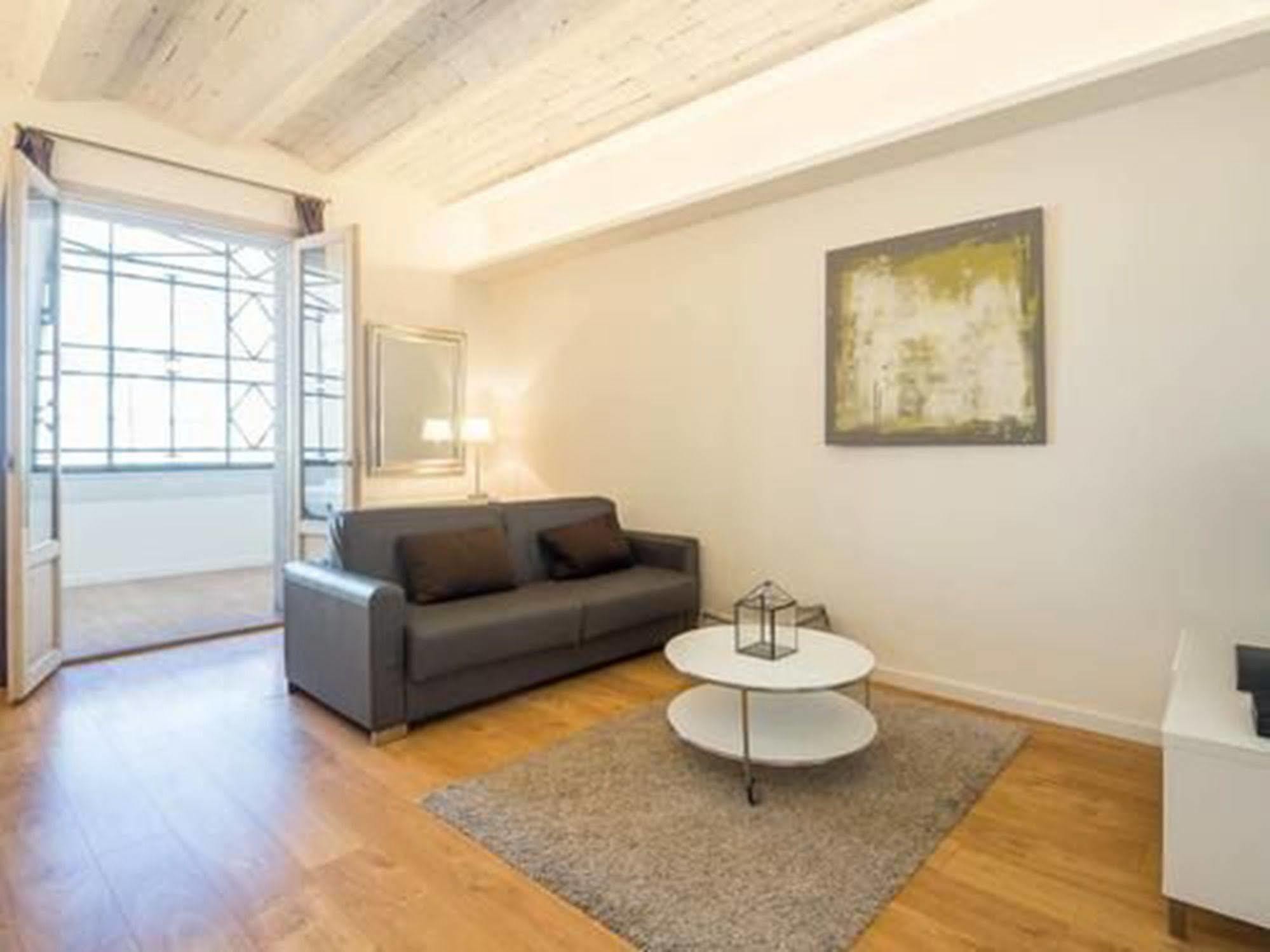 Rent Top Apartments Near Plaza De Catalunya บาร์เซโลนา ภายนอก รูปภาพ