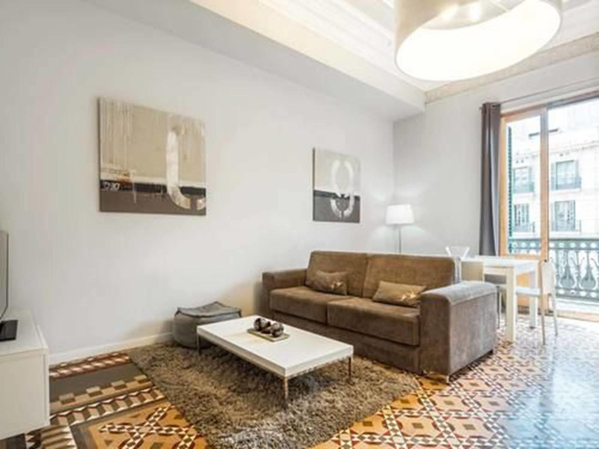 Rent Top Apartments Near Plaza De Catalunya บาร์เซโลนา ภายนอก รูปภาพ