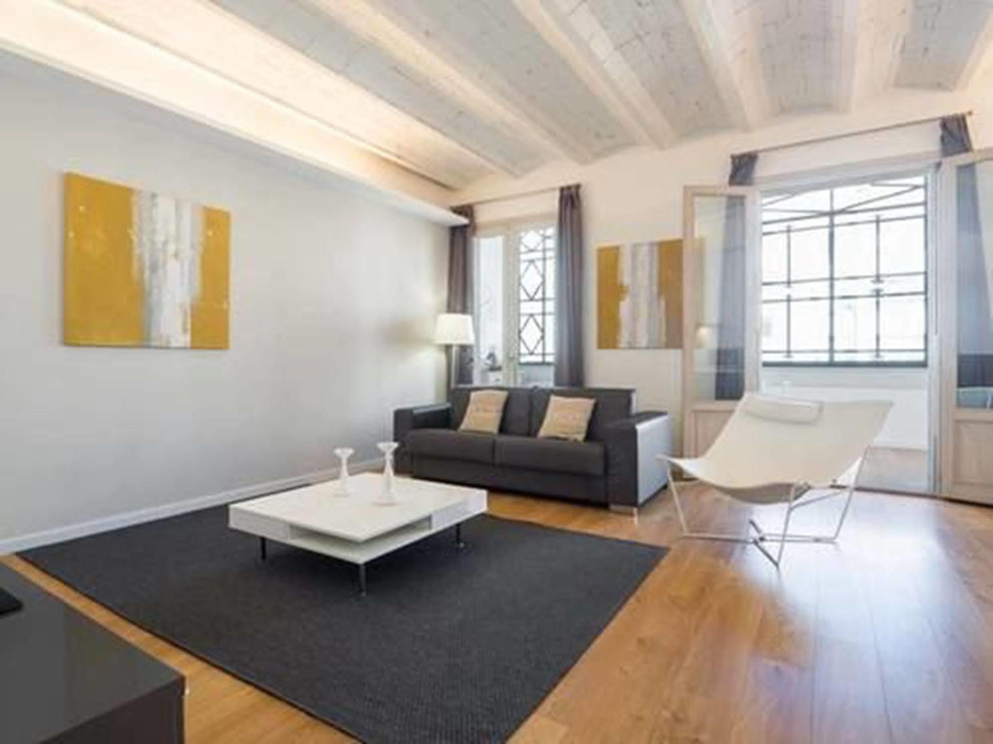 Rent Top Apartments Near Plaza De Catalunya บาร์เซโลนา ภายนอก รูปภาพ