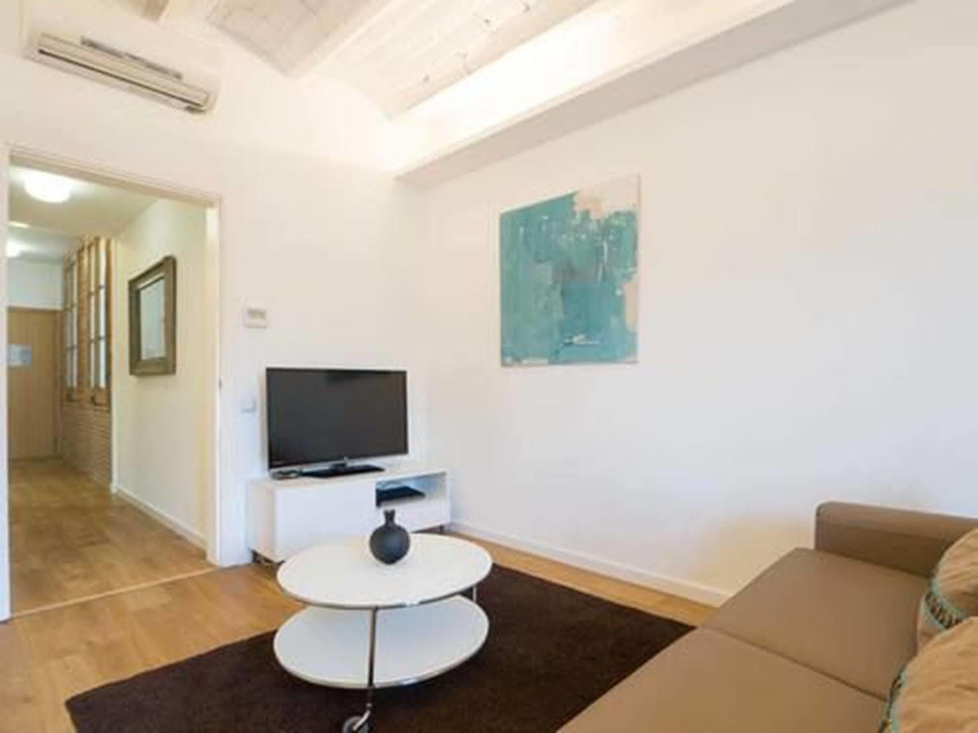 Rent Top Apartments Near Plaza De Catalunya บาร์เซโลนา ภายนอก รูปภาพ