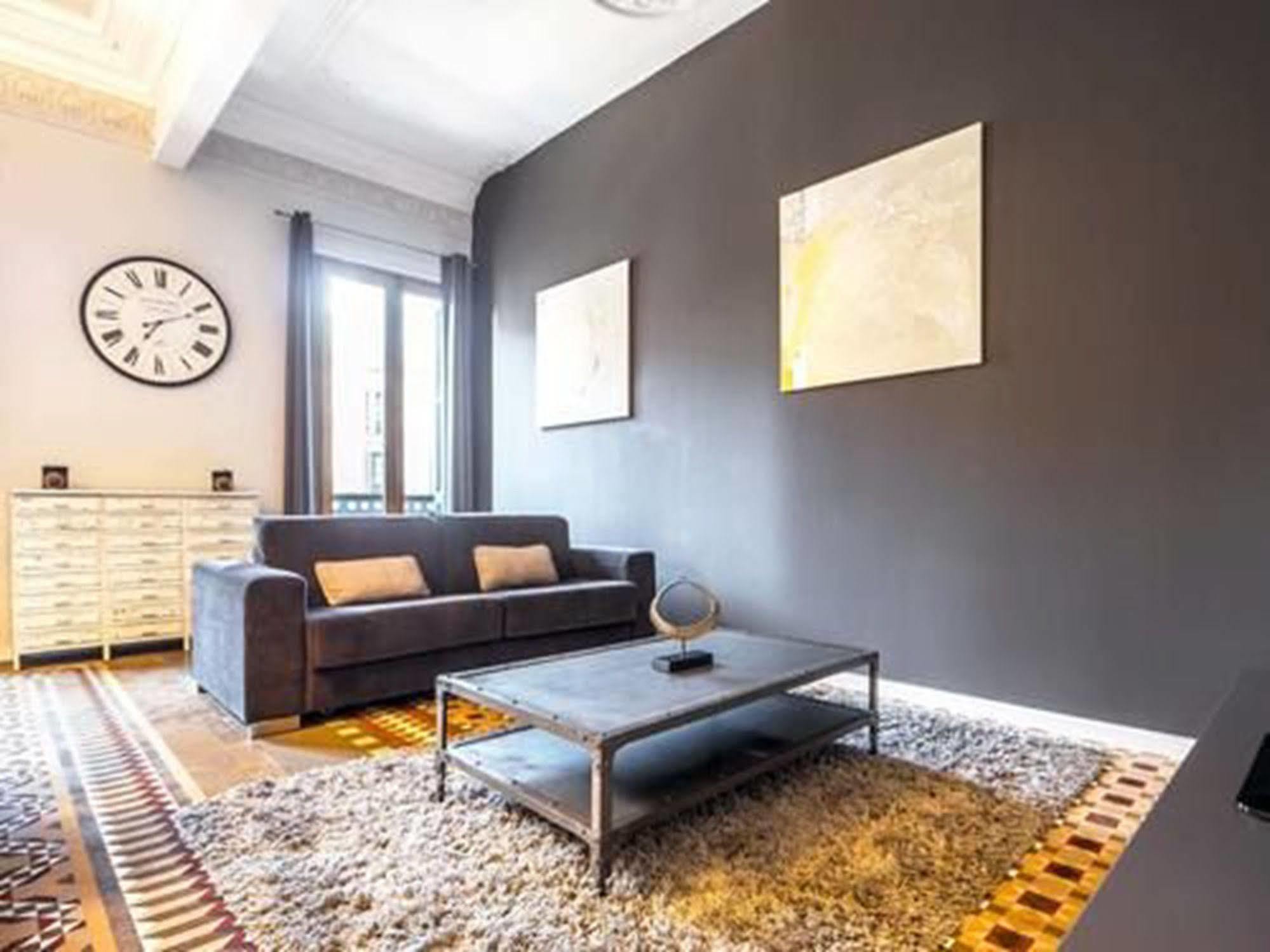 Rent Top Apartments Near Plaza De Catalunya บาร์เซโลนา ภายนอก รูปภาพ