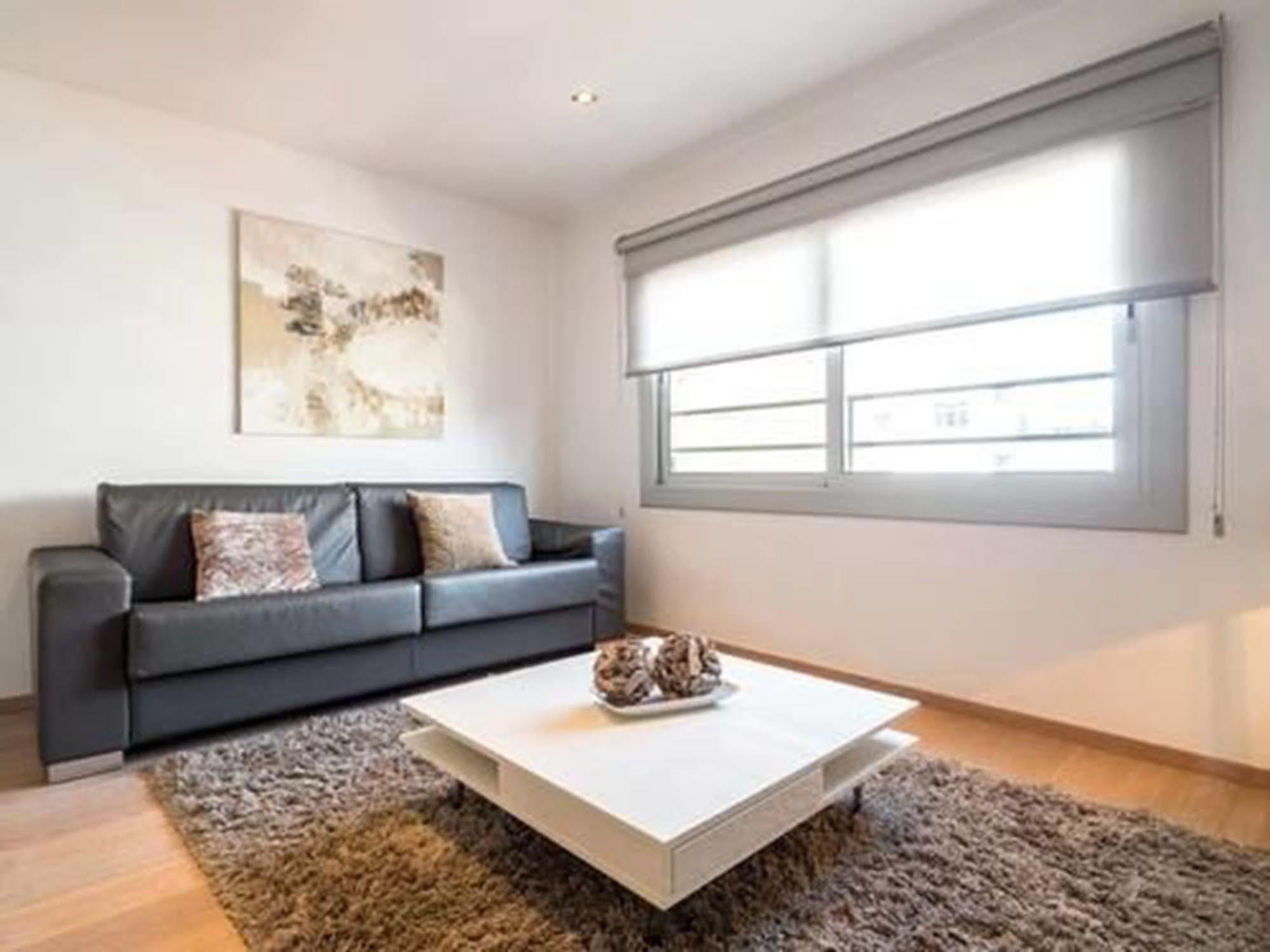 Rent Top Apartments Near Plaza De Catalunya บาร์เซโลนา ภายนอก รูปภาพ