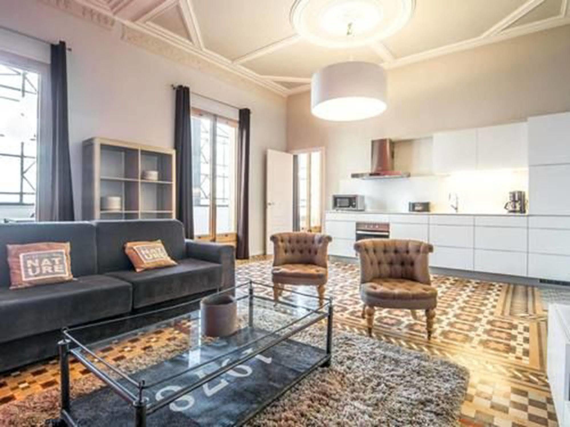 Rent Top Apartments Near Plaza De Catalunya บาร์เซโลนา ภายนอก รูปภาพ