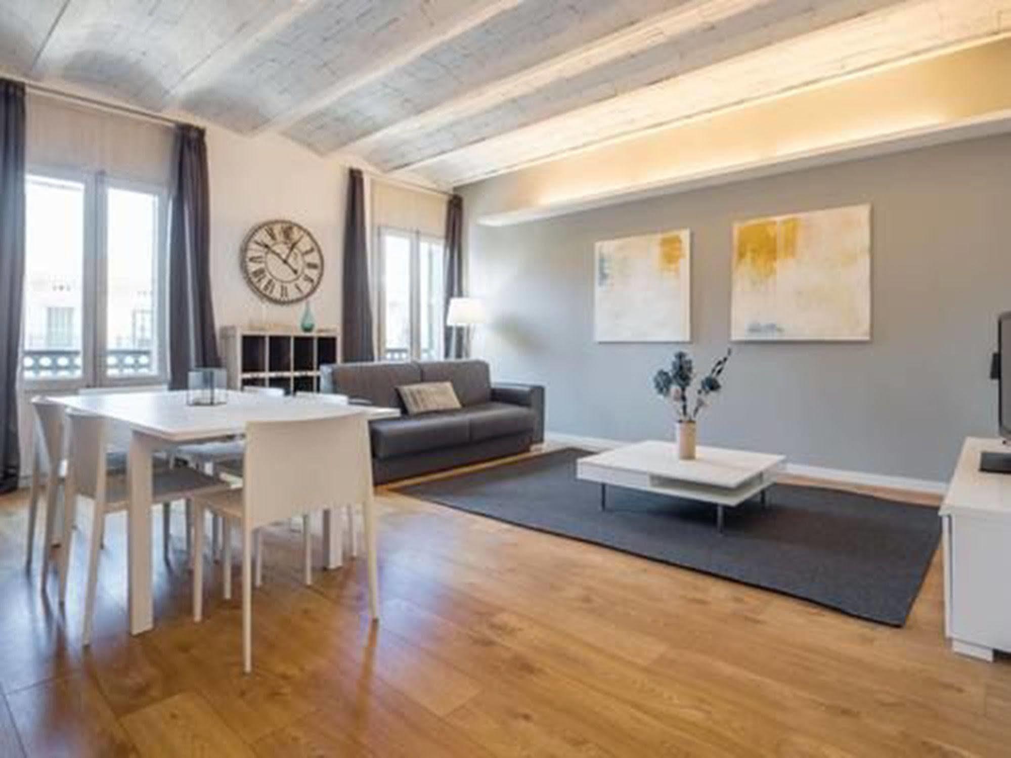 Rent Top Apartments Near Plaza De Catalunya บาร์เซโลนา ภายนอก รูปภาพ